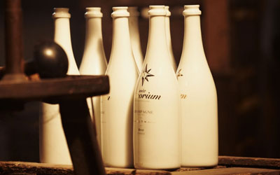 La première bouteille de champagne en porcelaine
